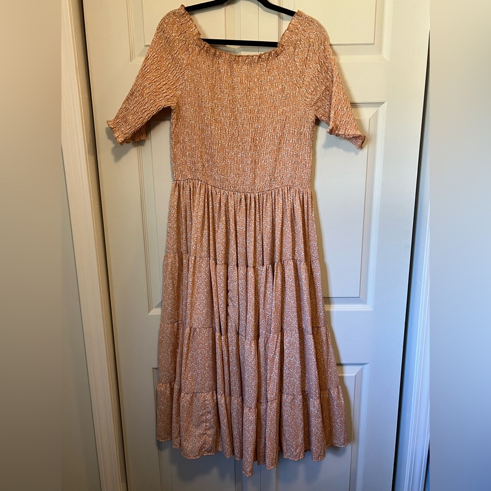 EUC Love Olive Co Ditsy Floral dress. Size XL